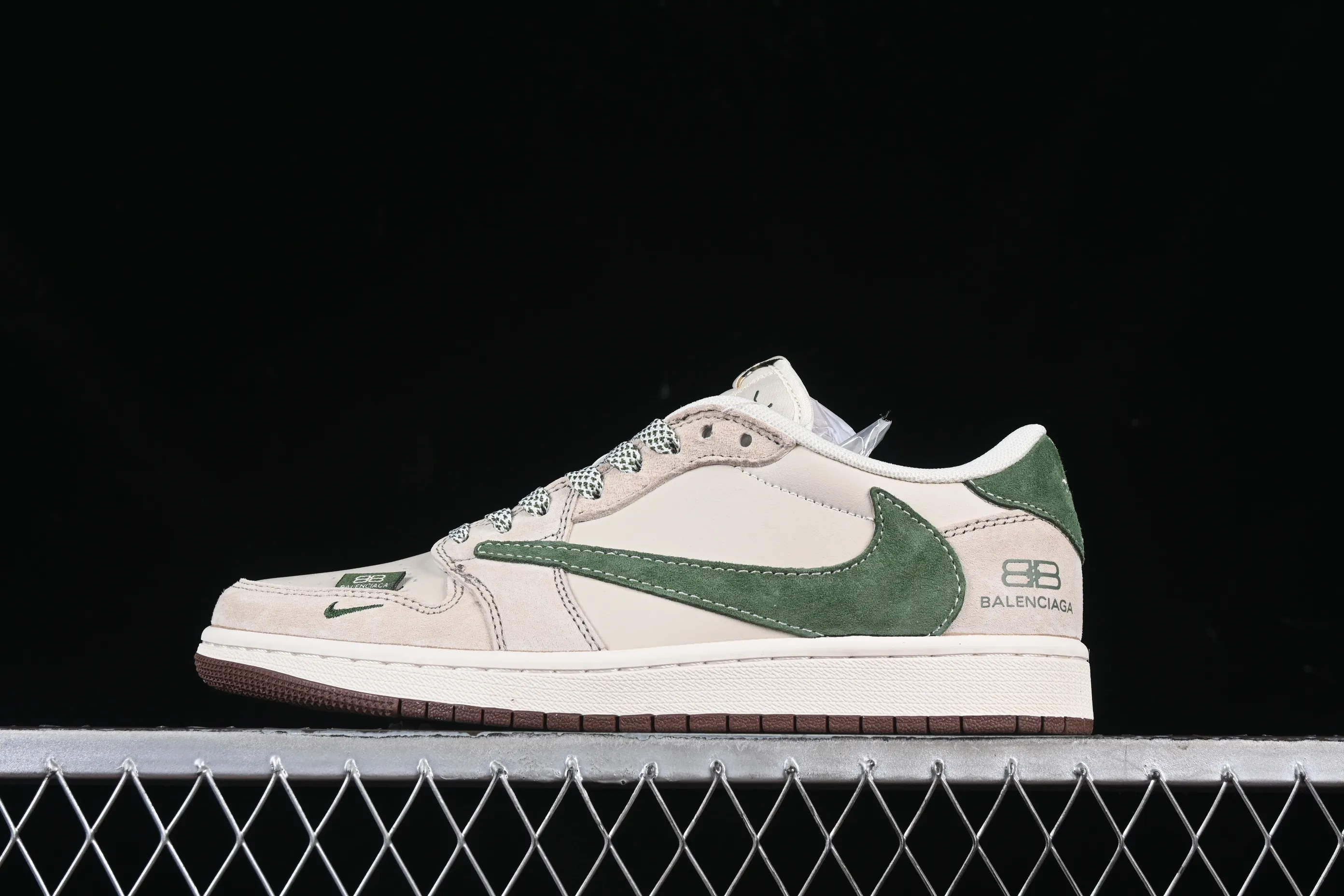 All categories Air Jordan Jordan series basketball shoes Air Jordan 1 Low High-end customized low-top sneakers Travis Scott x Fragment Design x Jordan Air Jordan 1 Low OG SP AJ1 Joe 1 Balenciaga joint suede green hook low-top cultural casual sneakers XS3086-015